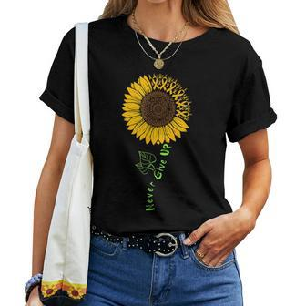 Never Give Up Breast Cancer Sunflower Women T-shirt | Mazezy