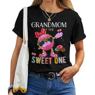 Grandmom Of The Dabbing Donut Birthday Girl Donut Sweet Women T-shirt | Mazezy
