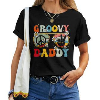 Groovy Daddy Retro Matching Family 60S 70S Dad Fathers Day Women T-shirt - Thegiftio UK