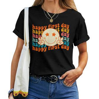 Happy First Day Of School Smile Face Back To School Teachers Women T-shirt - Seseable