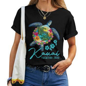 Kauai Sea Turtle Hawaiian Family Vacation 2023 Group Women T-shirt - Seseable