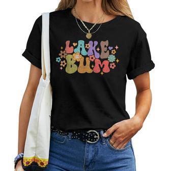 Lake Bum Retro Groovy Lake Life Day Drinking Lake Vacation Women T-shirt | Mazezy