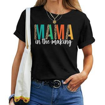 Leopard Mama In The Making Pregnancy Announcement Mommy Mom Women T-shirt | Mazezy