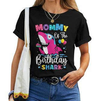 Mommy Of The Shark Birthday Mom Matching Family Women T-shirt | Mazezy