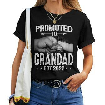 Promoted To Great Grandad 2022 Fathers Day First New Grandpa Grandpa Women T-shirt Crewneck | Mazezy