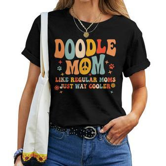 Retro Groovy Its Me The Cool Doodle Mom For Women For Mom Women T-shirt Crewneck | Mazezy DE