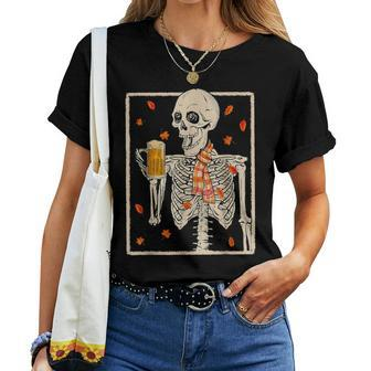 Skeleton Drinking Beer Retro Halloween Costume Beer Drink Women T-shirt - Seseable