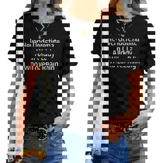 Never Underestimate An Old Lady Who Loves Reading Women T-shirt - Seseable