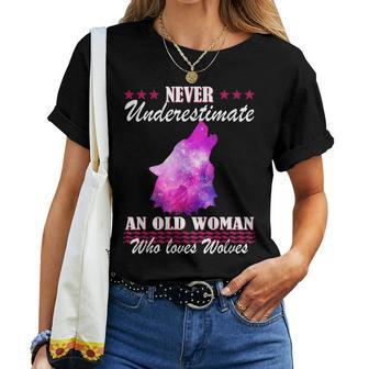 Never Underestimate An Old Woman Who Loves Wolves Women T-shirt - Thegiftio UK