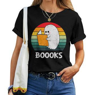 Vintage Halloween Booooks Cute Ghost Reading Books Teacher Women T-shirt