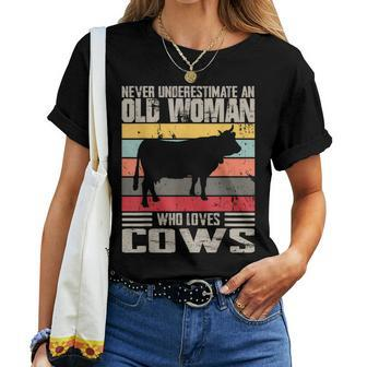 Vintage Never Underestimate An Old Woman Who Loves Cows Cute Women T-shirt - Seseable