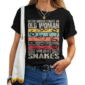 Vintage Never Underestimate An Old Woman Who Loves Snakes Women T-shirt | Mazezy