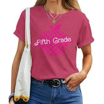 Fifth Grade Pink Checkered Apple Teacher 5Th Grade Women T-shirt - Seseable