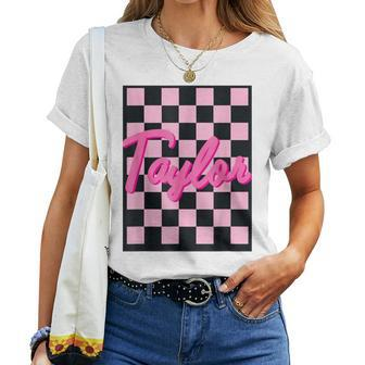 Girl Retro Taylor First Name Taylor Groovy Birthday Taylor Women T-shirt | Mazezy