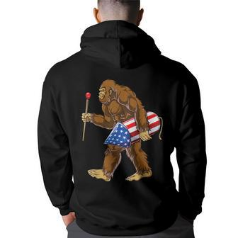 Bigfoot Fireworks 4Th Of July Men Sasquatch American Flag Us Back Print Hoodie - Thegiftio UK