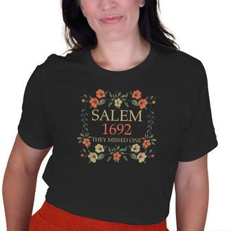 Salem 1692 They Missed One Vintage Flower Halloween Costume Old Women T-shirt | Mazezy