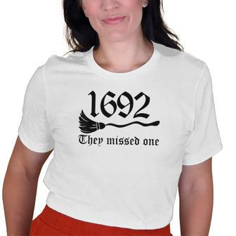 Retro Salem Massachusetts 1692 They Missed One Vintage Retro Old Women T-shirt | Mazezy