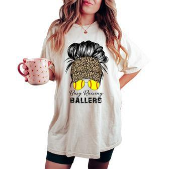 Busy Raising Ballers Softball Mom Bun Leopard Baseball Cap Women's Oversized Comfort T-shirt | Mazezy