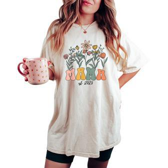 Flowers Groovy Retro Mama Est 2023 New Mom Pregnancy Women's Oversized Comfort T-shirt | Mazezy
