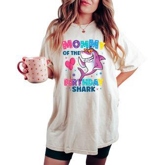 Mommy Of The Shark Birthday Mom Matching Family Women's Oversized Comfort T-shirt - Monsterry AU