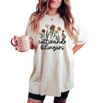 Retro Cultivando Bilingues Dual Language Bilingual Teacher Women's Oversized Comfort T-shirt - Seseable