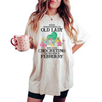 Never Underestimate An Old Lady Who Loves Crocheting Women's Oversized Comfort T-shirt - Thegiftio UK