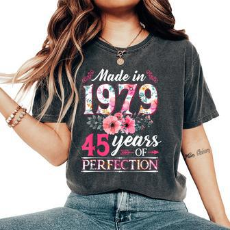 45 Year Old Made In 1979 Floral Flower 45Th Birthday Womens Women's Oversized Comfort T-Shirt | Mazezy