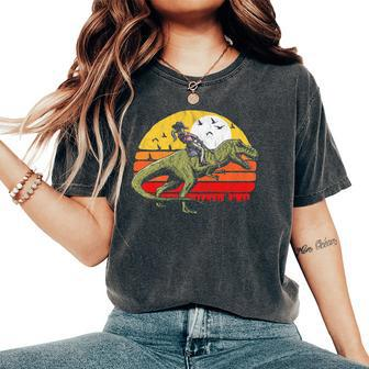 Cowgirl Rodeo Riding Tyrannosaurus Rex Vintage Dinosaur Sun Women's Oversized Comfort T-shirt | Mazezy
