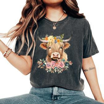 Cute Baby Highland Cow With Flowers Calf Animal Christmas Women's Oversized Comfort T-Shirt - Monsterry AU