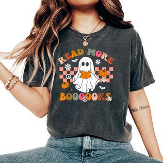 Cute Booooks Ghost Read More Books Teacher Halloween Women's Oversized Comfort T-Shirt - Seseable