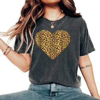 Cute Leopard Print Heart For Cat Lovers Women's Oversized Comfort T-shirt | Mazezy