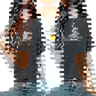 Daisy Flower Daisies Bloom Floral Heartbeat Women's Oversized Comfort T-Shirt | Mazezy