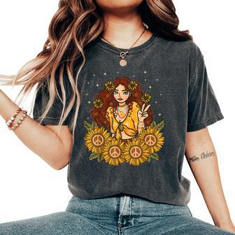 Daisy Peace Sign Hippie Soul Cute Daisy Lover Women's Oversized Comfort T-shirt | Mazezy