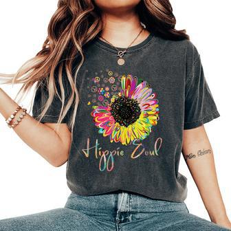 Daisy Peace Sign Love Hippie Soul Flower Lovers 60S 70S Women's Oversized Comfort T-shirt | Mazezy