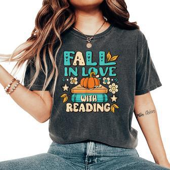 Fall In Love With Reading Book Autumn Pumpkins And Teachers Women's Oversized Comfort T-Shirt - Seseable
