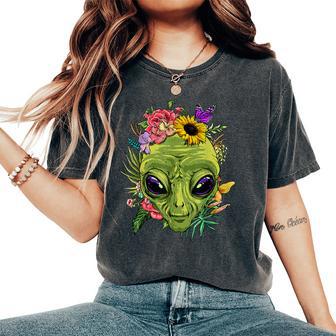 Floral Alien Spring Nature Alien Lovers Women's Oversized Comfort T-Shirt - Seseable