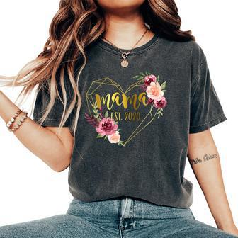 Floral And Birthday Present For New Mom Women's Oversized Comfort T-shirt | Mazezy