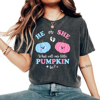 Gender Reveal Party Cute Pumpkin Baby Shower Mom And Dad Women's Oversized Comfort T-Shirt - Seseable