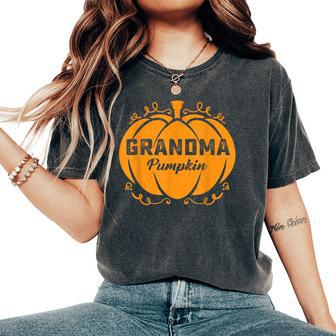 Grandma Pumpkin Halloween Family Costume Thanksgiving Women's Oversized Comfort T-Shirt - Seseable