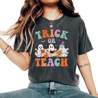 Groovy Halloween Trick Or Teach Floral Ghost Teacher Women's Oversized Comfort T-Shirt - Seseable