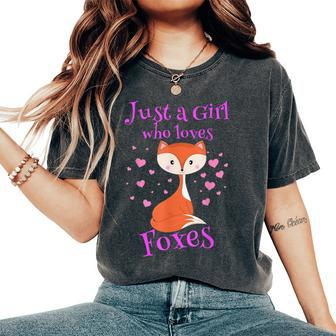 Just A Girl Who Loves Foxes Woodland Red Fox Lover Women's Oversized Comfort T-shirt | Mazezy