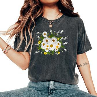 Marguerites Daisy Spring Flower Daisies Plant Gardening Women's Oversized Comfort T-shirt | Mazezy