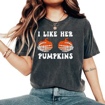 I Like Her Pumpkins Groovy Matching Couple Halloween Women's Oversized Comfort T-Shirt | Mazezy