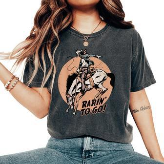 Retro Cowboy Rarin To Go Western Country Cowgirl Horses Women's Oversized Comfort T-shirt | Mazezy