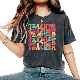 Retro Teacher Daisy Colorful Elementary School Teacher Women's Oversized Comfort T-shirt | Mazezy