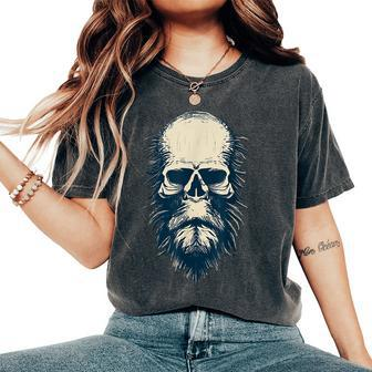 Sasquatch Skull Minimalist Bigfoot Horror Skull Sasquatch Women's Oversized Comfort T-Shirt | Mazezy
