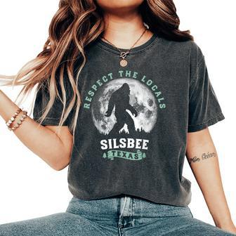 Silsbee Texas Bigfoot Night Walk Retro Moon Women's Oversized Comfort T-Shirt | Mazezy
