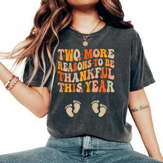 Thanksgiving Twin Pregnancy Announcement Fall Baby Reveal Women's Oversized Comfort T-Shirt - Thegiftio UK