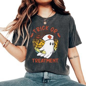 Trick Or Treatment Halloween Nurse Outfit Costume Retro Women's Oversized Comfort T-Shirt | Mazezy