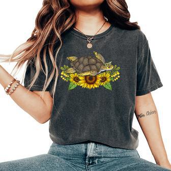 Turtle Sunflower Turtle Lover Women's Oversized Comfort T-shirt | Mazezy